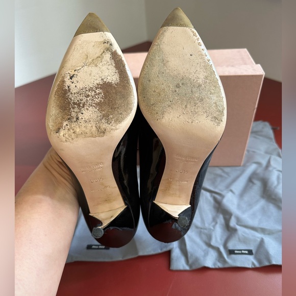 Size 38 1/2 Miu Miu Black Patent Pumps. Perfect! Barely Worn! - Picture 7 of 10